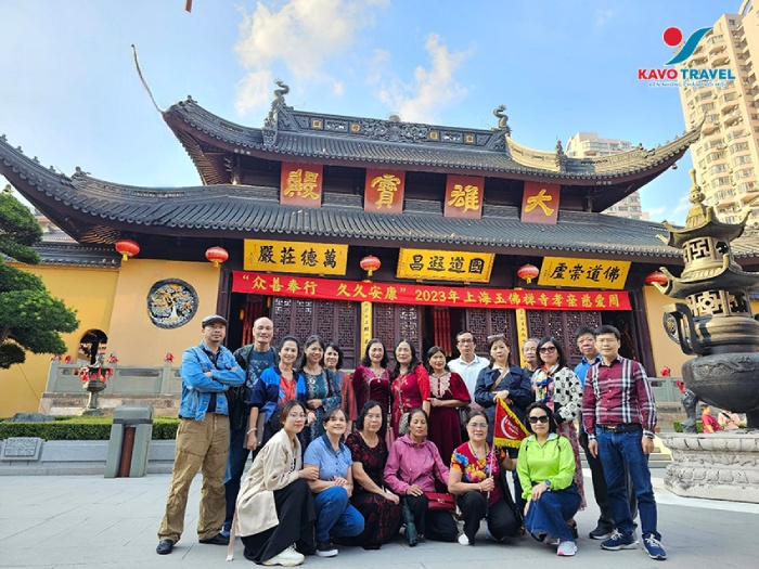 Hình ảnh đoàn khách trong chuyến du lịch Trung Quốc do Công ty Du lịch Khát Vọng Việt - Kavo Travel tổ chức